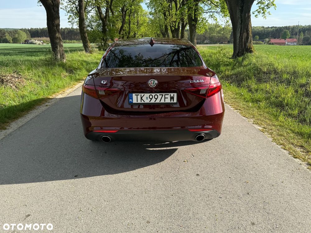 Alfa Romeo Giulia 2.0 Turbo 16V AT8-Q4 Ti - 7