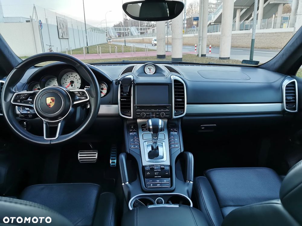 Porsche Cayenne - 9