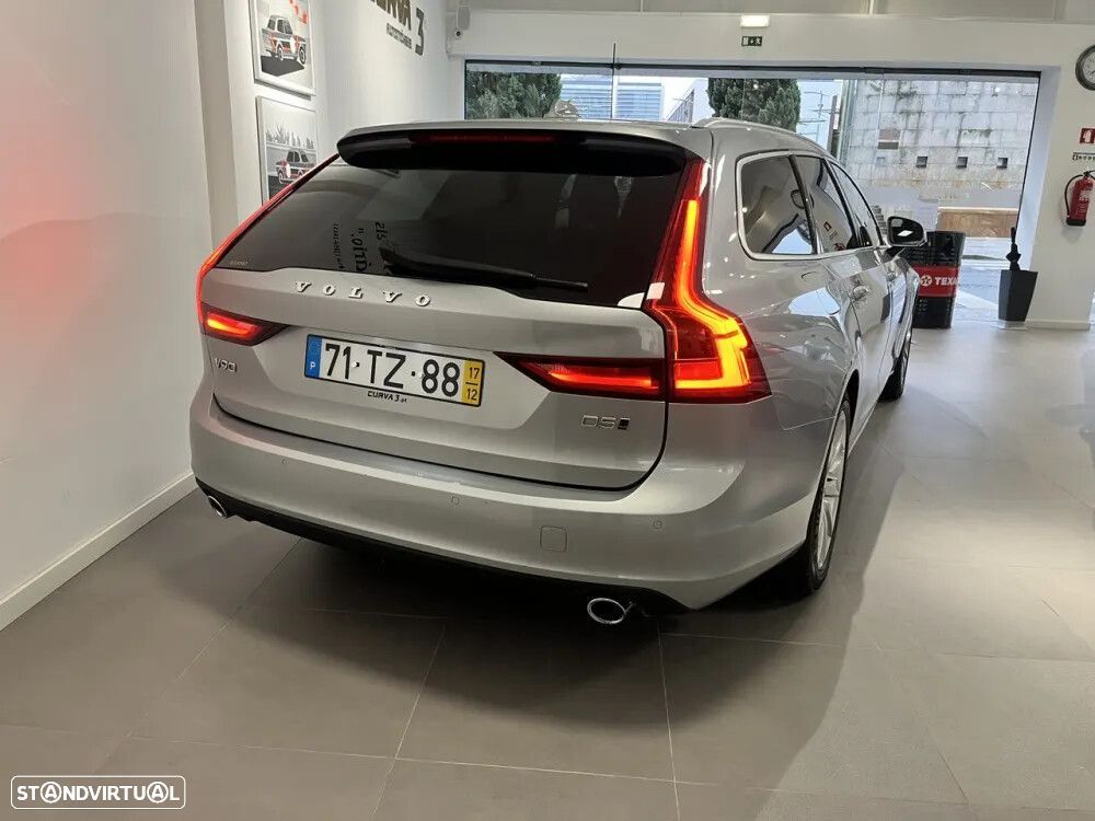 Volvo V90 2.0 D5 Momentum AWD Geartronic - 6