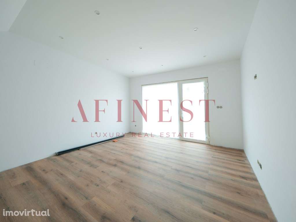 MORADIA T3 TOTALMENTE REMODELADA NA CHARNECA CAPARICA - Grande imagem: 5/38