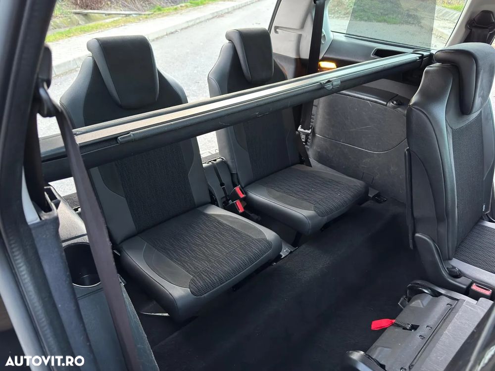 Citroën C4 Grand Picasso 2.0 HDi FAP EGS6 (7-Sitzer) Exclusive - 12