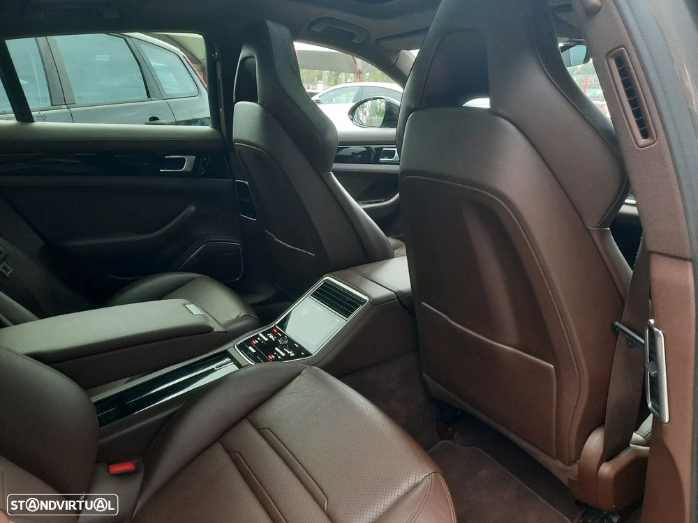 Porsche Panamera 4 E-Hybrid - 56