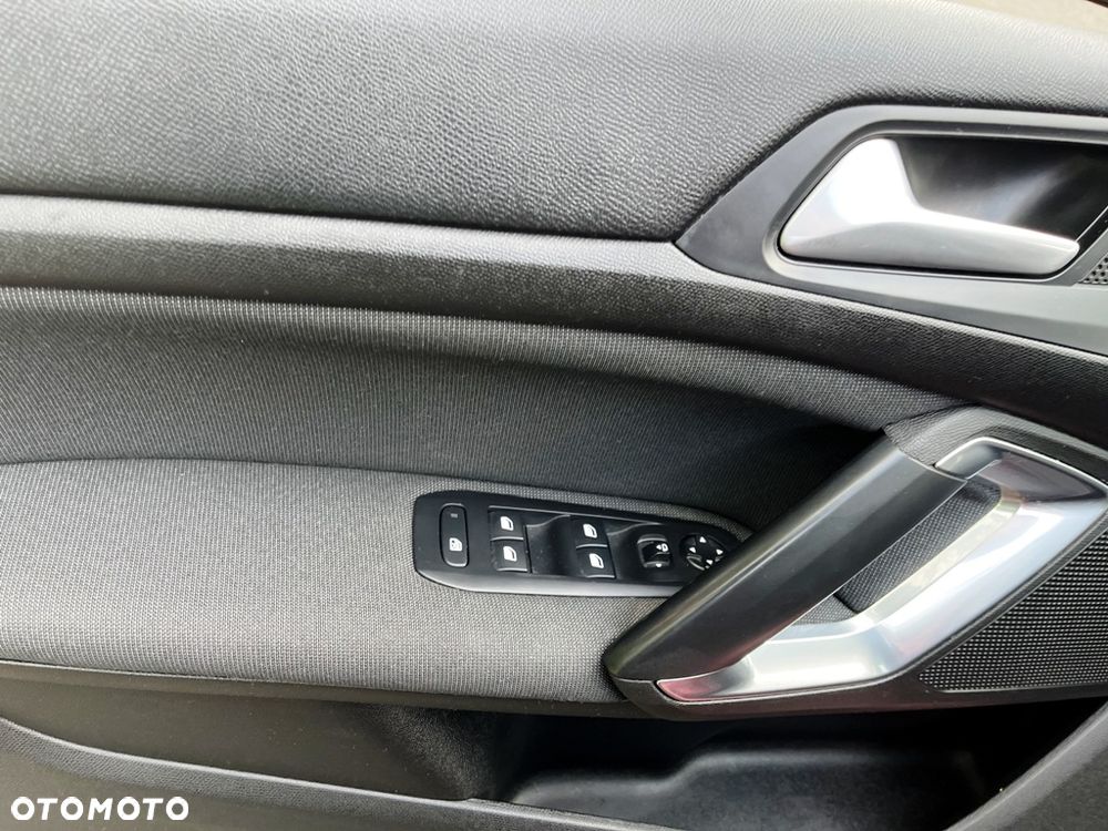 Peugeot 308 1.2 PureTech GPF Allure S&S EAT8 - 8