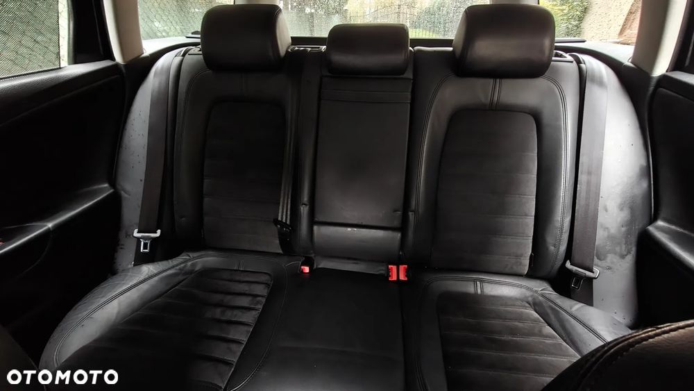 Volkswagen Passat 2.0 TDI Highline - 15