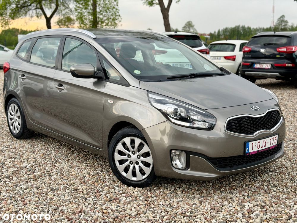 Kia Carens - 15