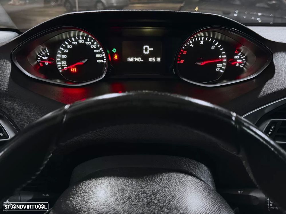 Peugeot 308 1.6 e-HDi Allure J17 - 18