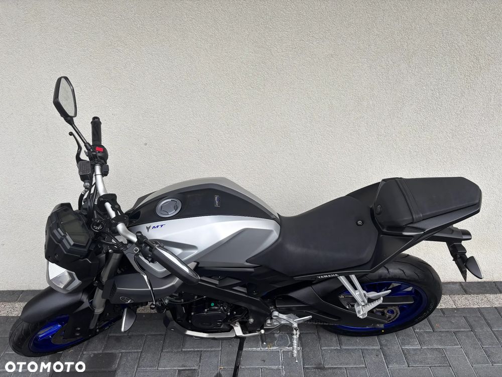 Yamaha MT - 5
