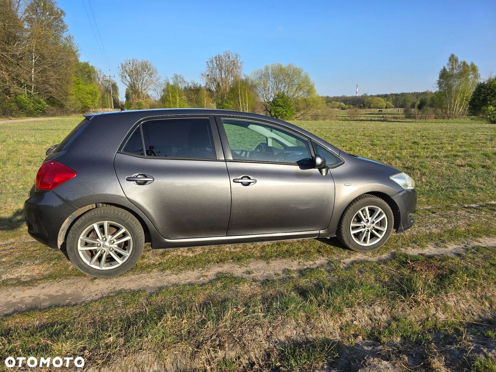Toyota Auris 2.0 D-4D - 2