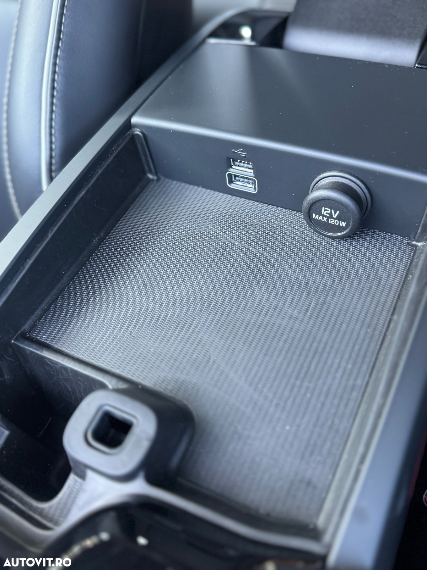 Volvo V60 T6 AWD Recharge Geartronic RDesign Expression - 30