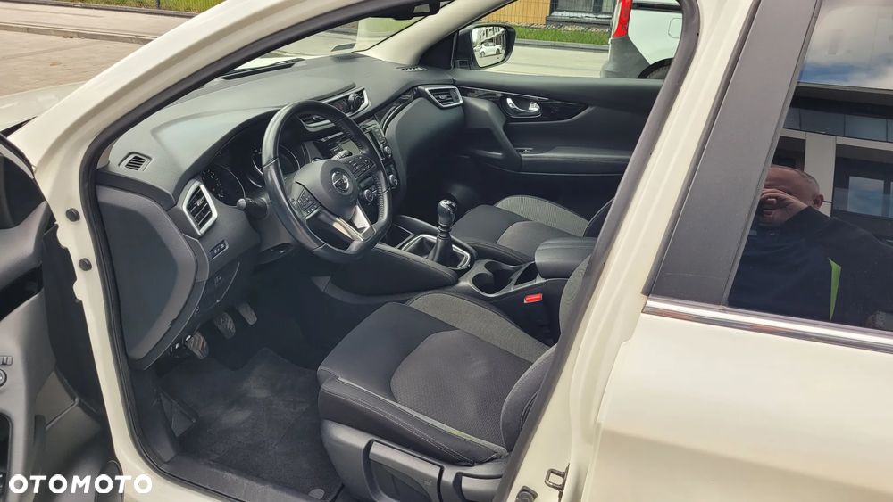 Nissan Qashqai 1.3 DIG-T N-Connecta - 9