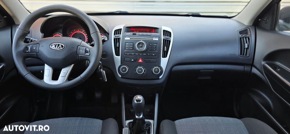 Kia Ceed 1.6 CRDi LX - 6