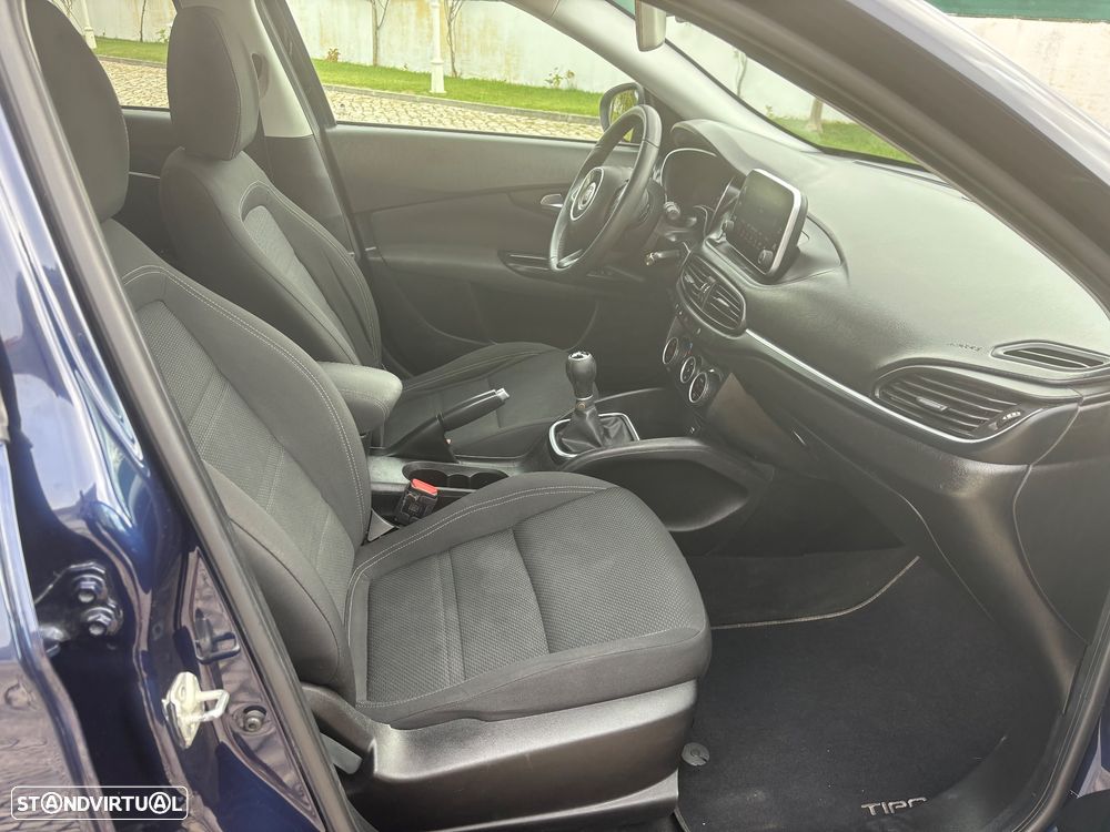 Fiat Tipo Station Wagon 1.3 M-Jet Lounge Tech J17 - 27