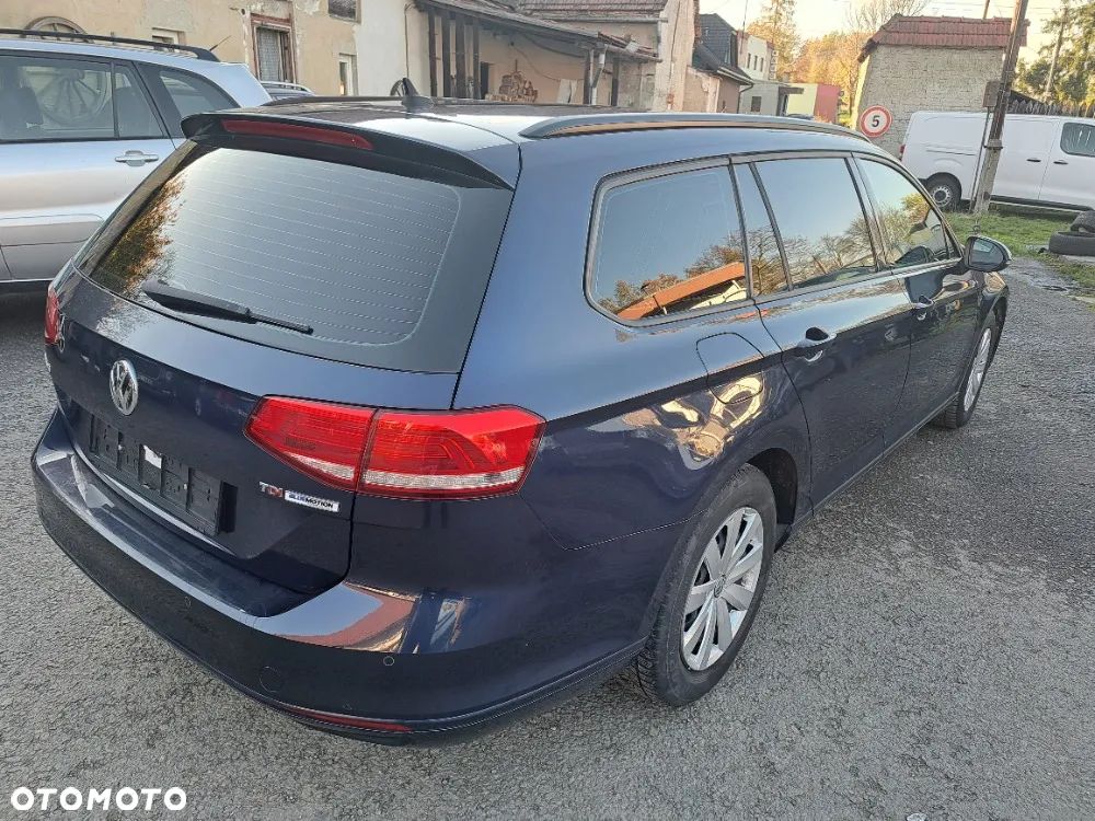 Volkswagen Passat - 4
