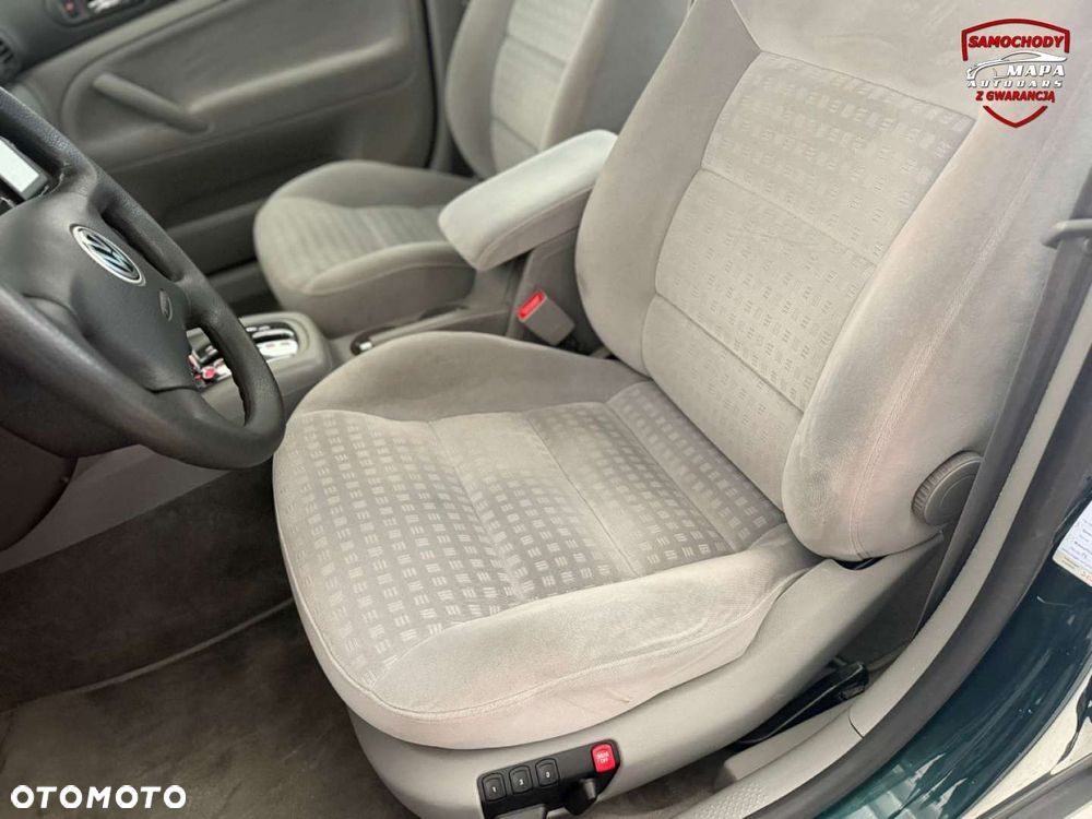 Volkswagen Passat - 16