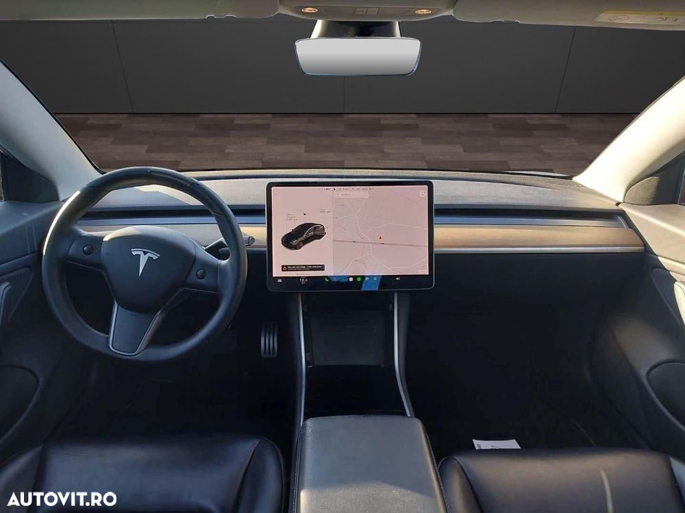 Tesla Model 3 - 7