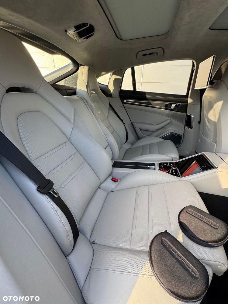 Porsche Panamera Turbo - 23