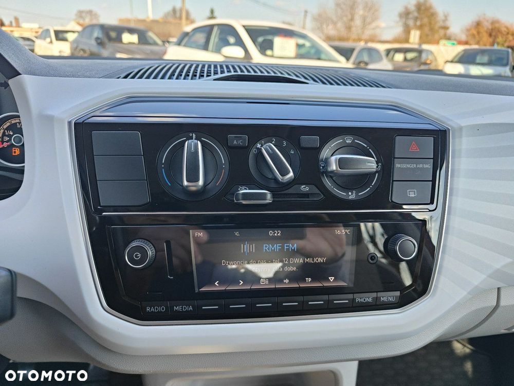 Volkswagen up! 1.0 Beats - 9