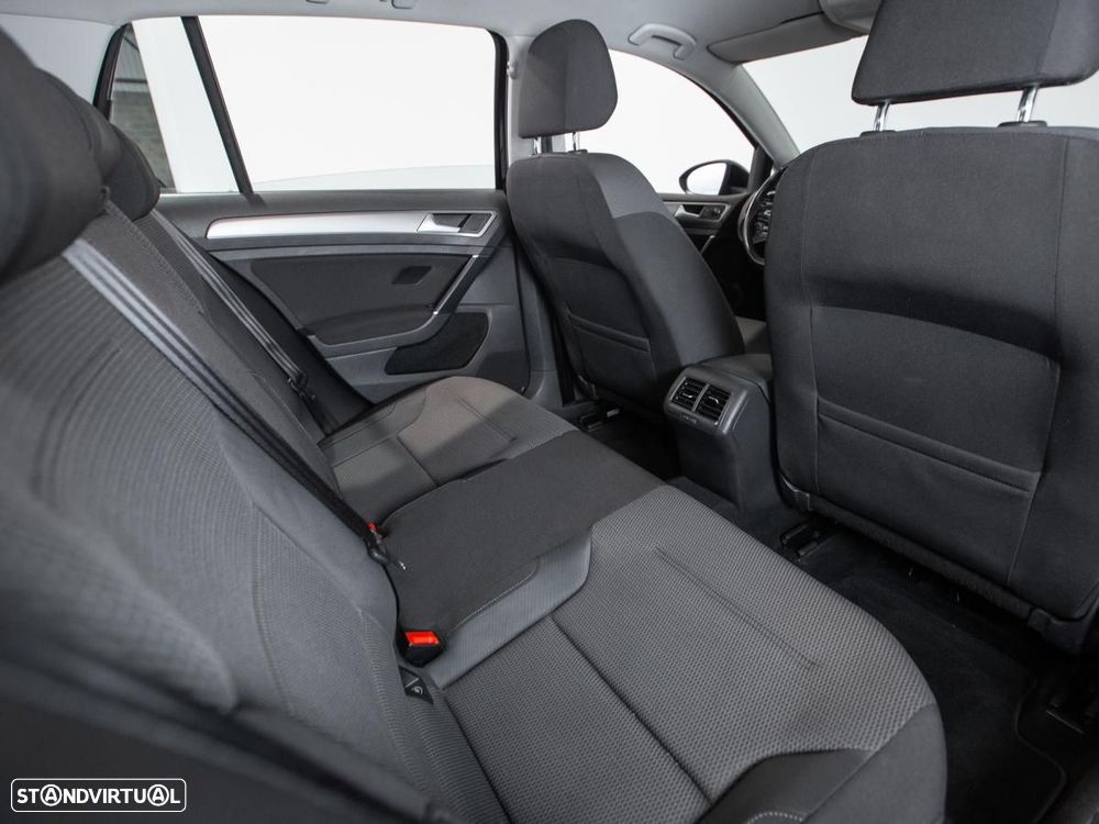 VW Golf - 10