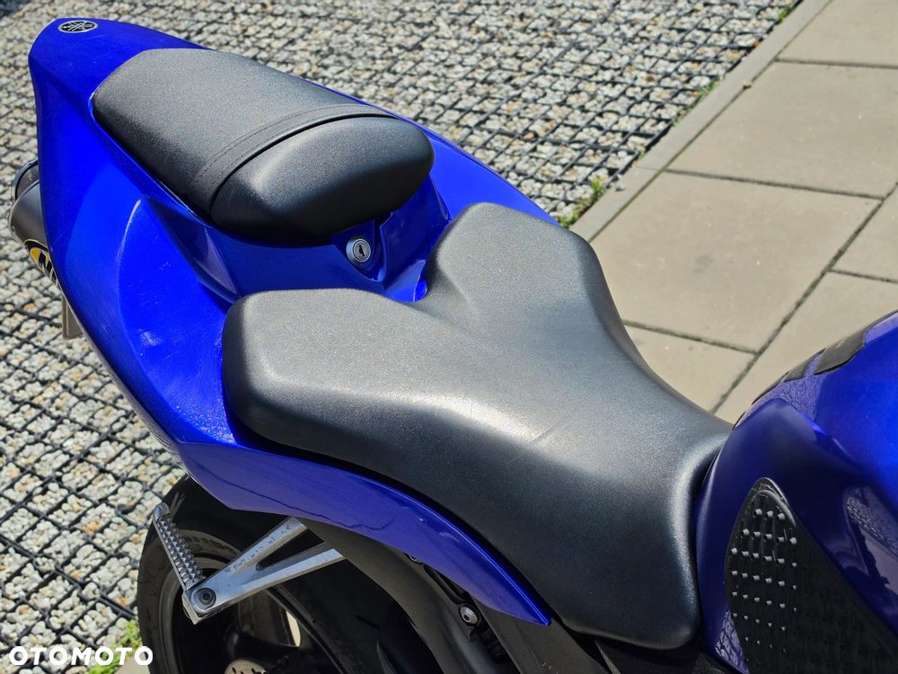 Yamaha R1 - 9