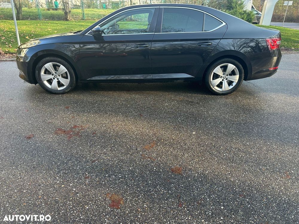 Skoda Superb Combi 1.6 TDI DSG Ambition - 11