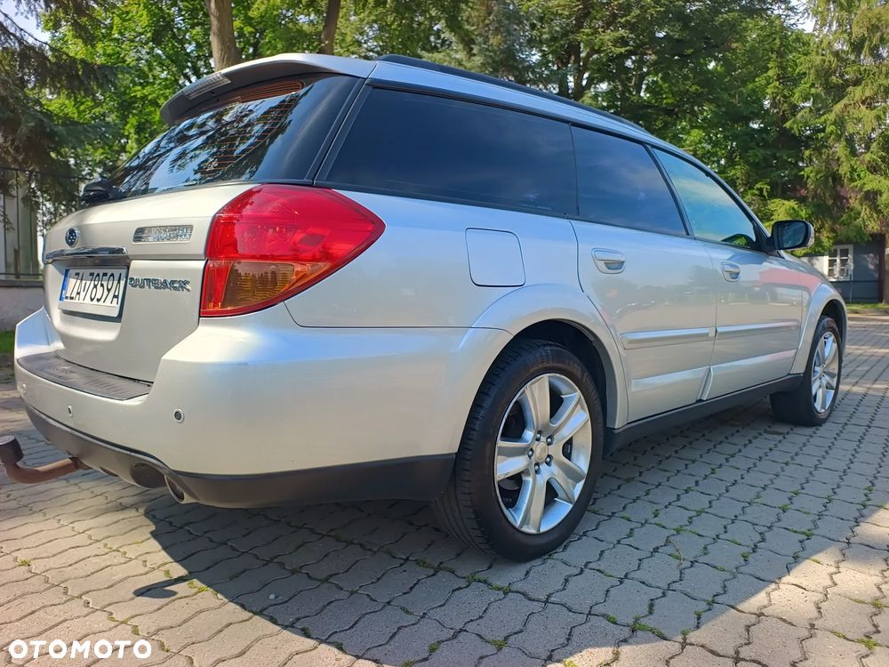 Subaru Outback 3.0 H6 - 11