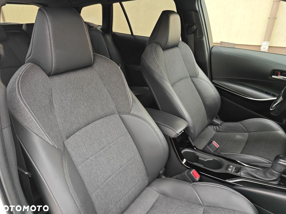 Toyota Corolla 2.0 Hybrid Comfort - 23