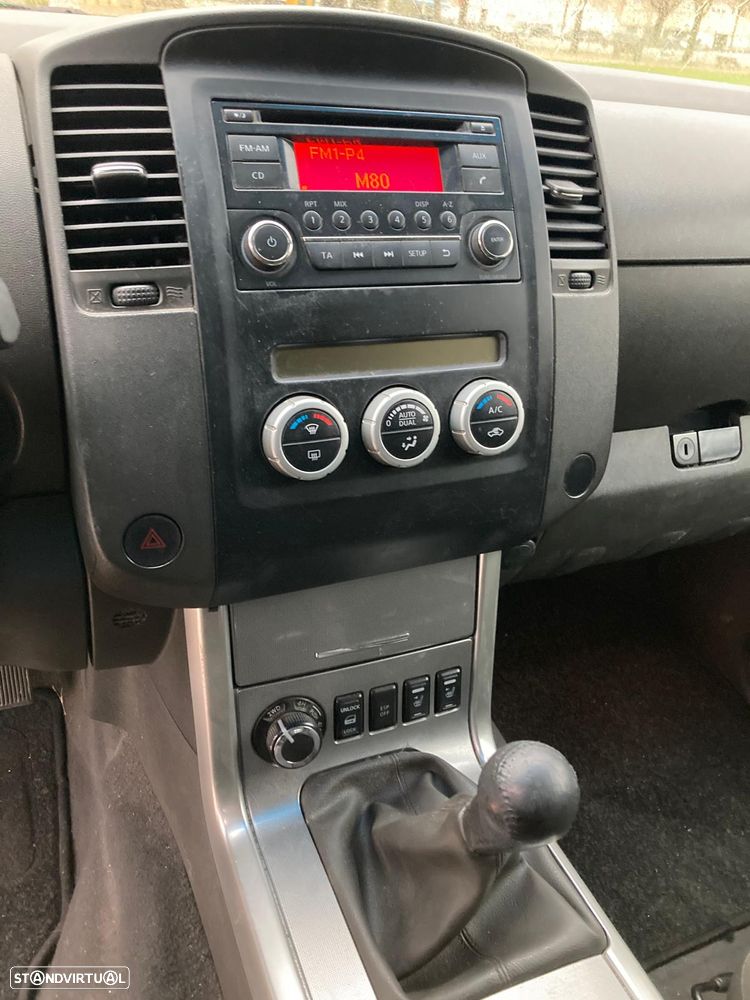 Nissan Navara 2.5 dCi CD LE Hi-Tech 4WD - 22