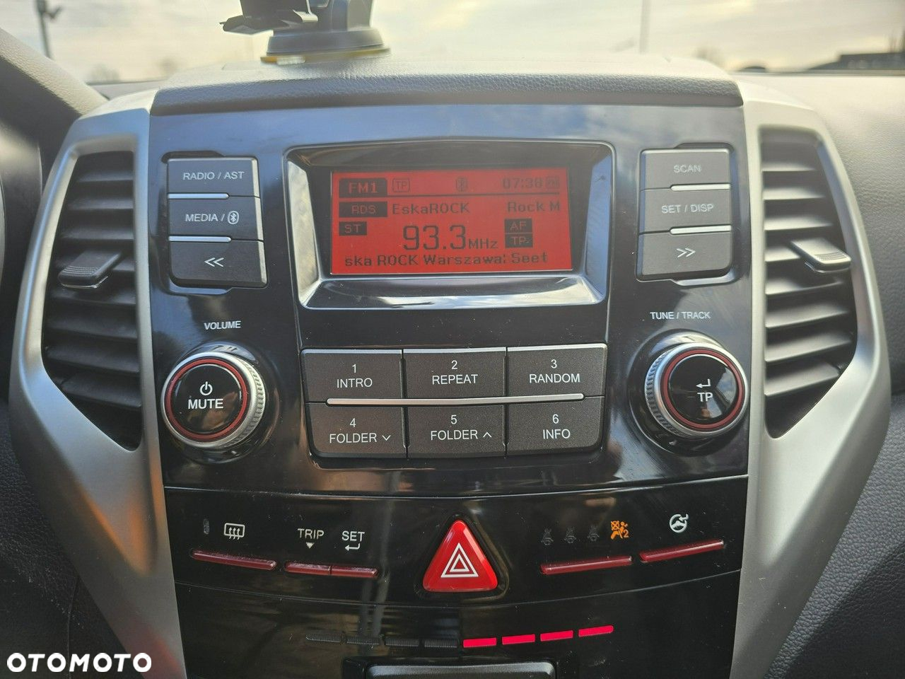 SsangYong/KGM Tivoli - 6