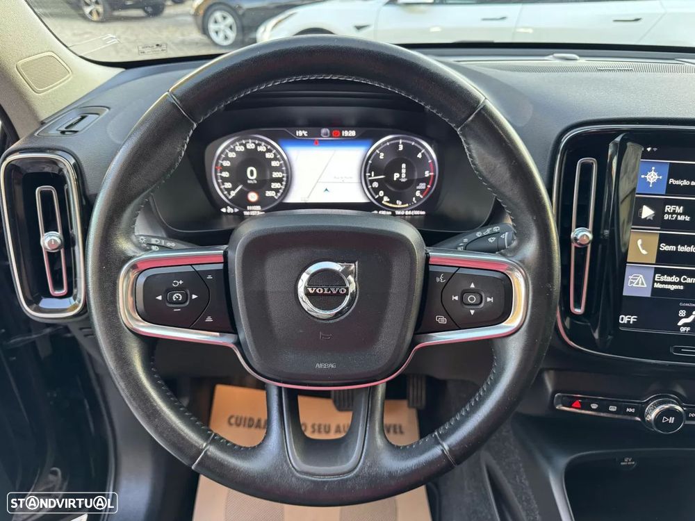 Volvo XC 40 2.0 D3 Momentum AWD Geartronic - 29