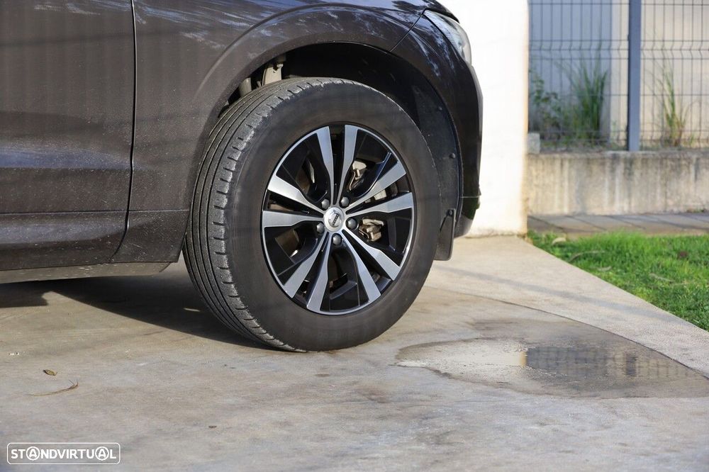 Volvo XC 60 2.0 B4 Momentum Plus - 6