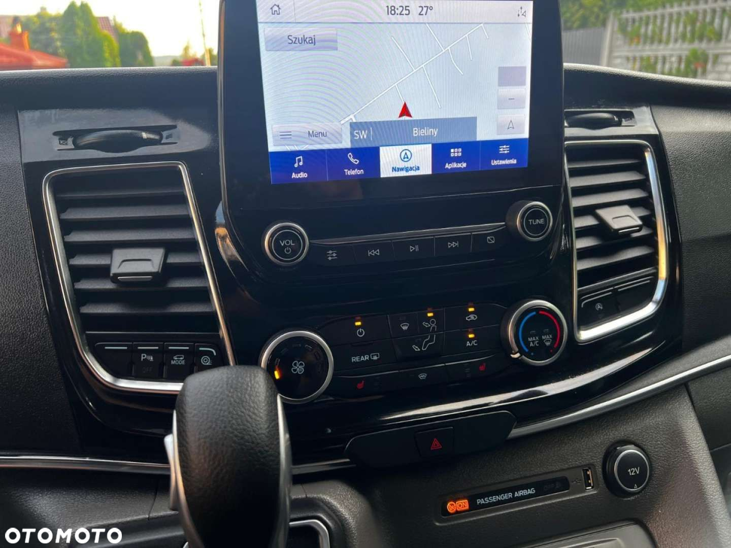 Ford Tourneo Custom - 25