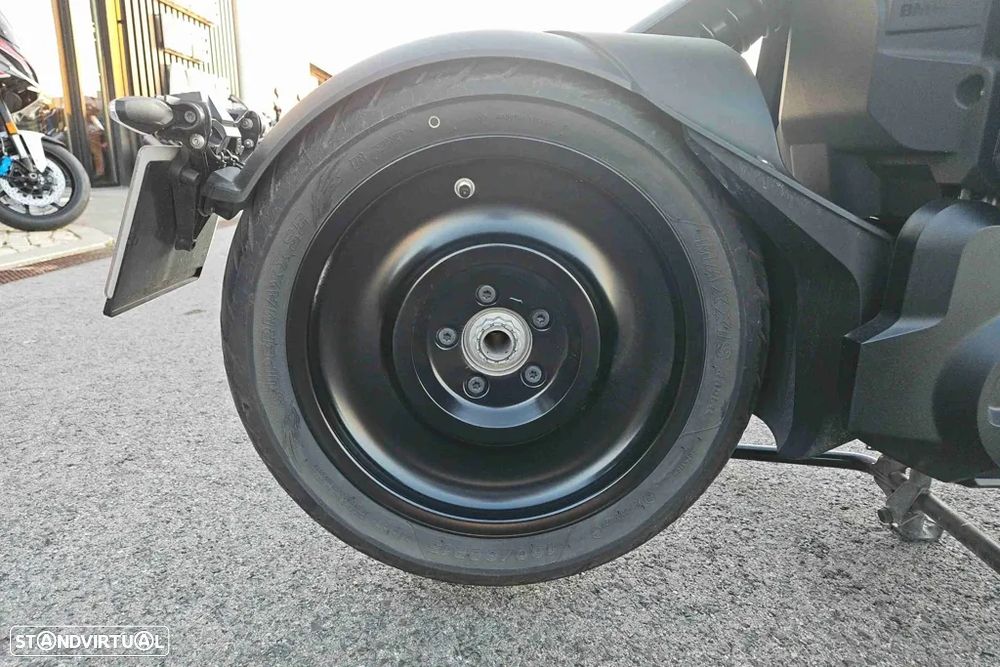 BMW CE 04 - 11