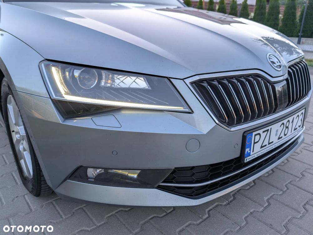 Skoda Superb 2.0 TDI DSG Style - 37