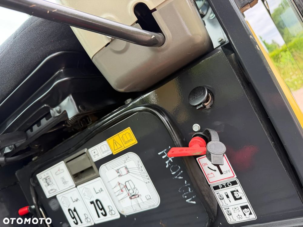 Yanmar SV18 Koparka Gąsienicowa 2 tony. Długie ramię PLUS. Szybkozłącze plus łyżka kopiąca. Rozsuwane Hydr. podwozie! Sprowadzona z Gospodarstwa Norweskiego! Maszyna jak Nowa z Salonu! 2017 rok. 1200 mtg! Gąsienice bez zużycia jak Nowe! szybka wolna jazda. Ani deka luzów i wycieków. OKAZJA Dodatkowe sekcje Hydrauliczne pod młot i wiertnice. Fabryczny lakier na podzespołach! Zebatki w pięknym stanie. Ogrzewana wentylowana Kabina. OKAZJA TANIO - 28