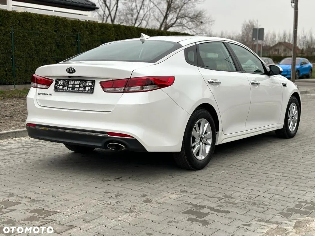 Kia Optima - 8