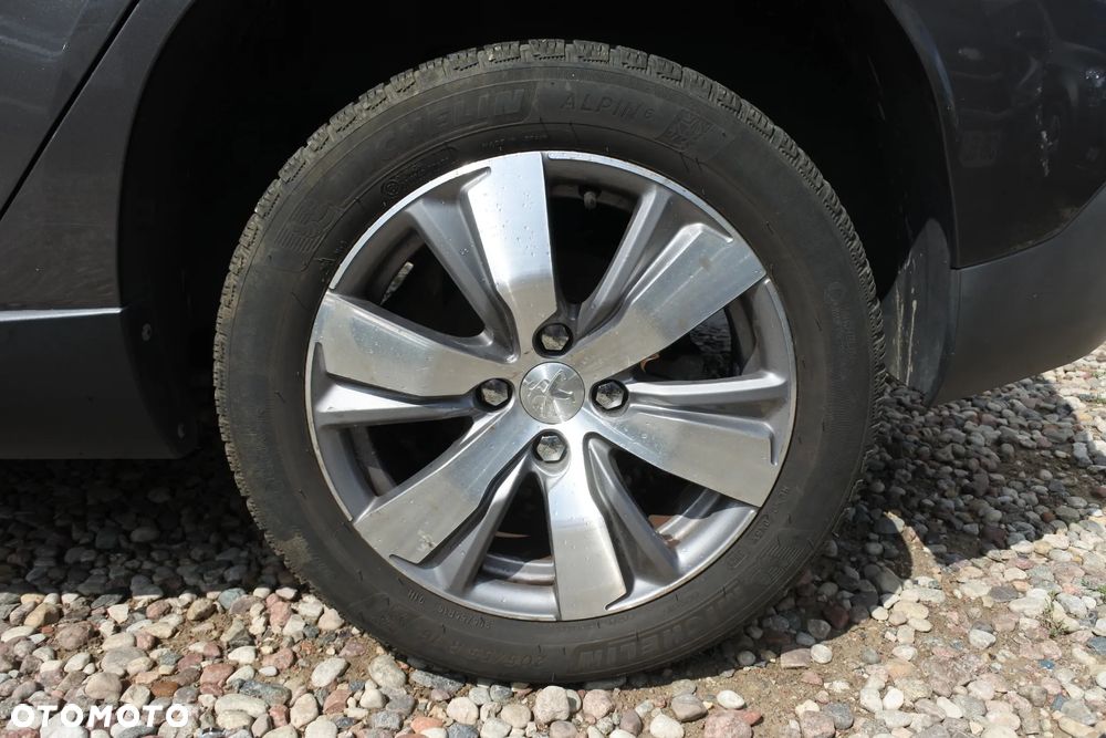 Peugeot 2008 1.2 Pure Tech Style - 24