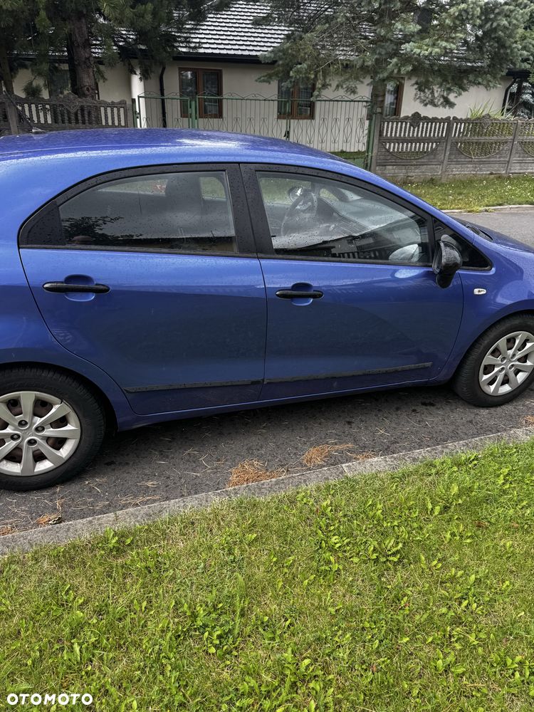 Kia Rio - 2