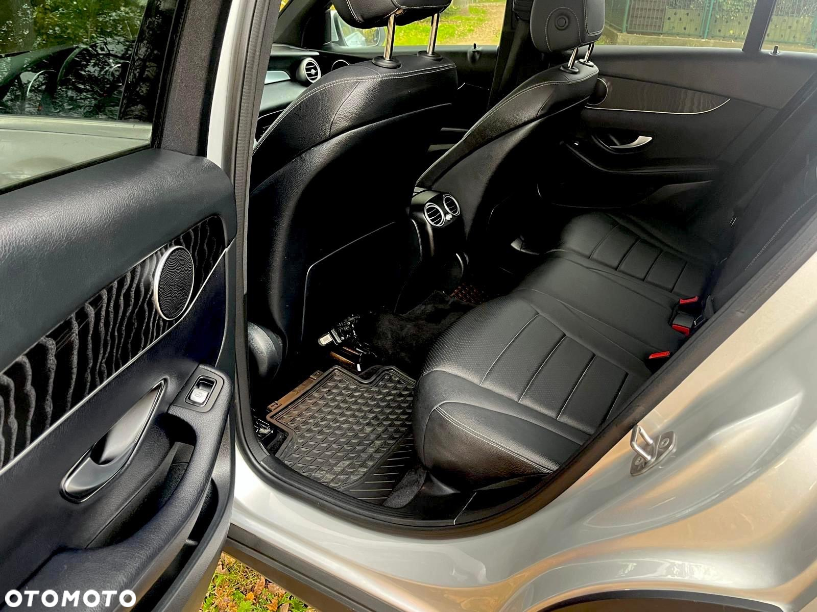 Mercedes-Benz GLC 300 4Matic 9G-TRONIC Exclusive - 8