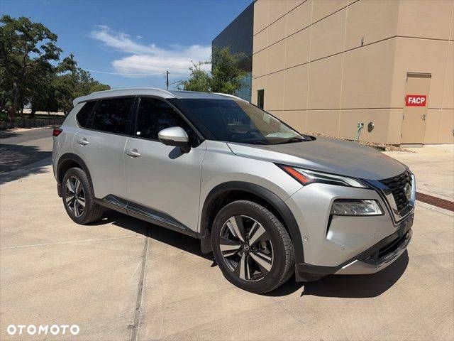 Nissan Rogue - 4