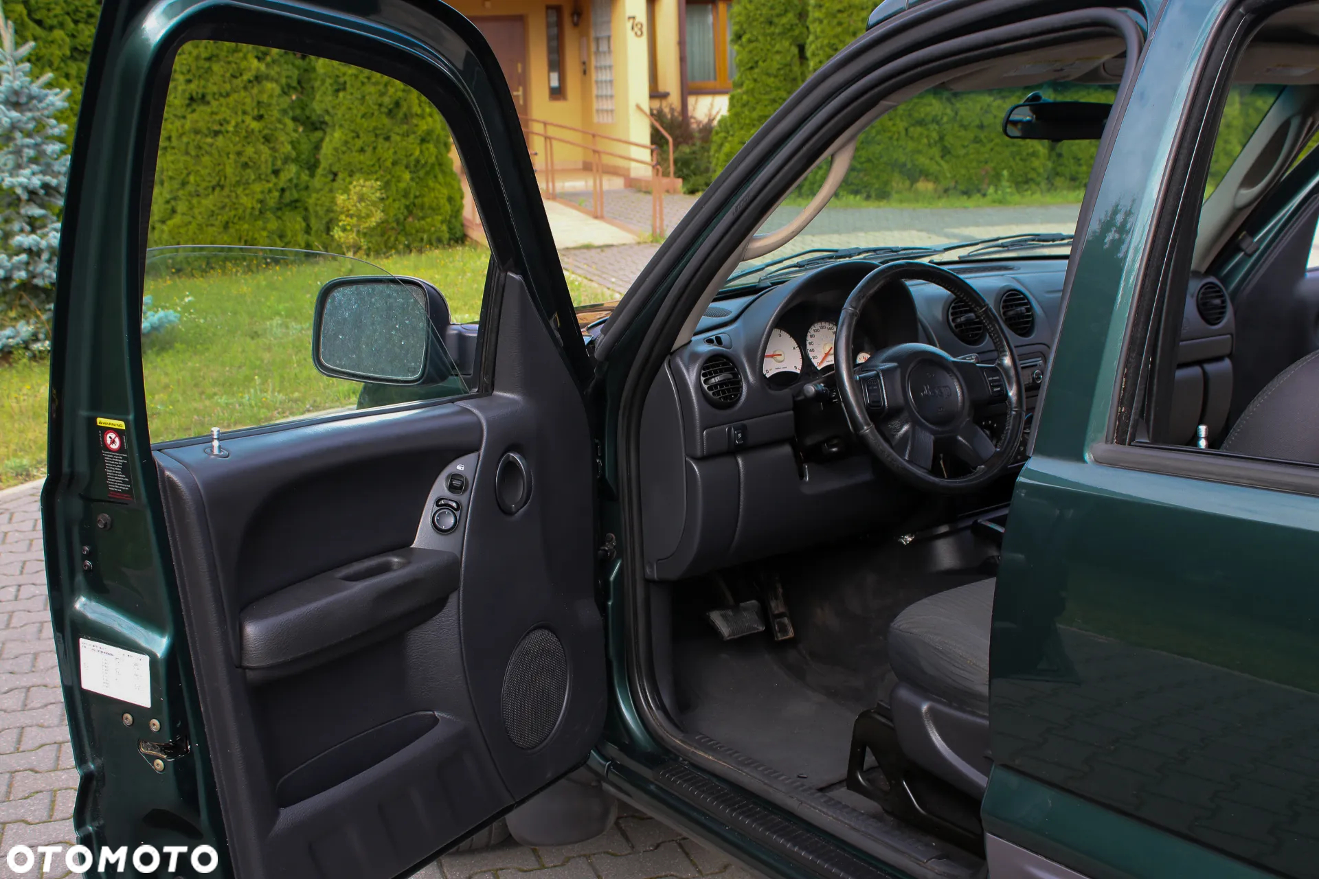 Jeep Cherokee 2.8 CRD Exclusive - 32