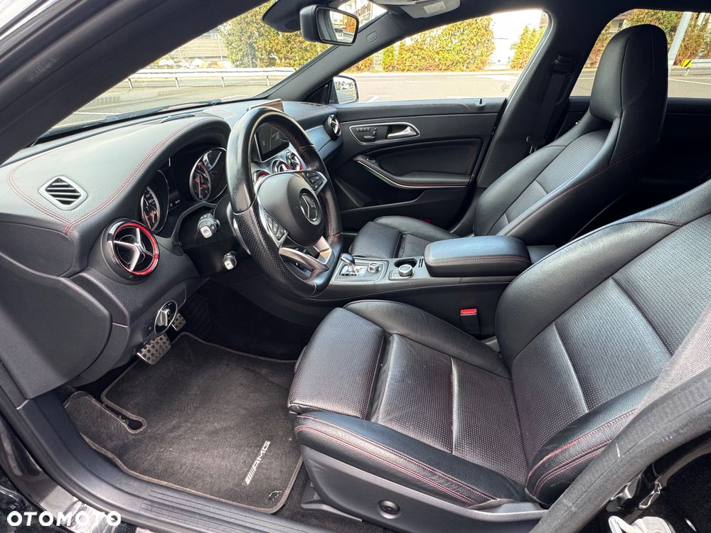 Mercedes-Benz CLA AMG 45 4-Matic - 11