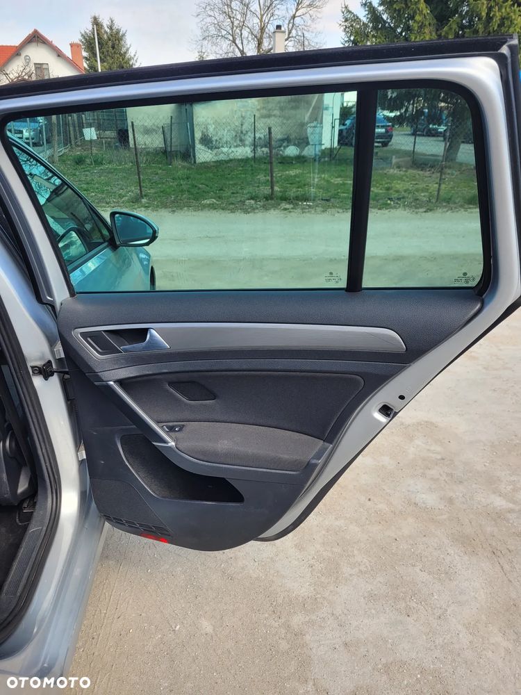 Volkswagen Golf 1.6 TDI DPF Comfortline - 17