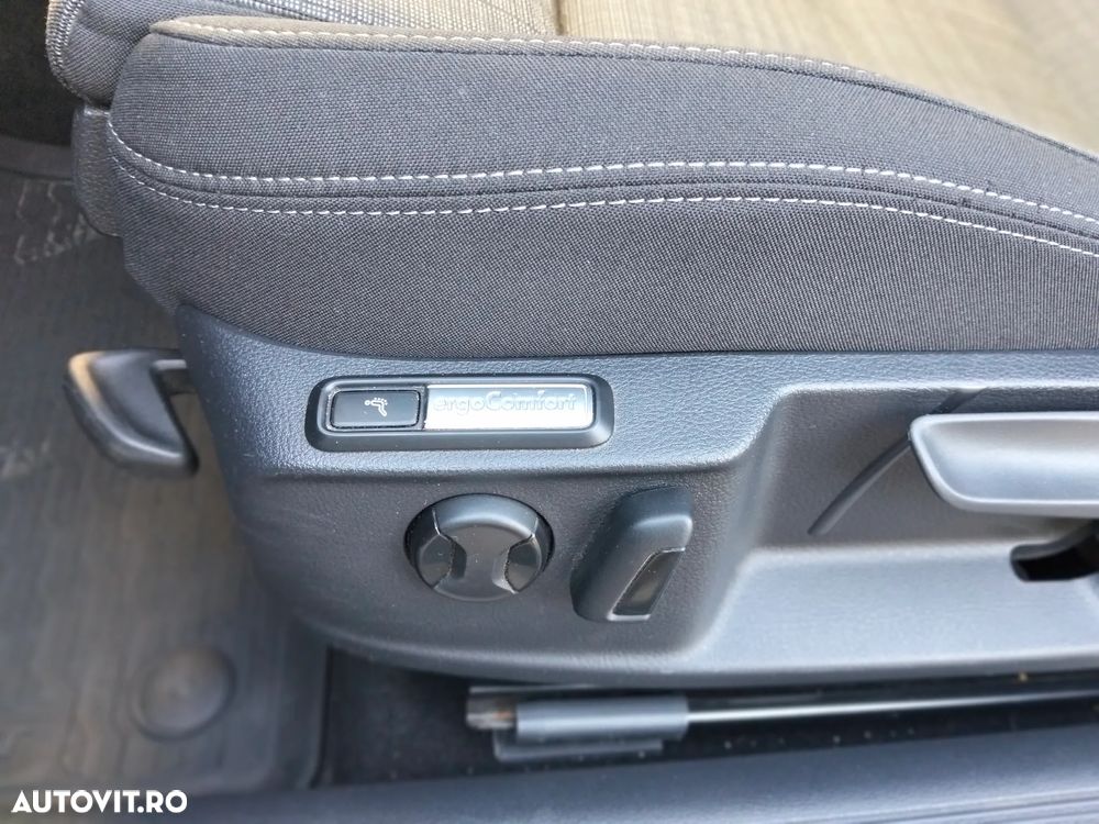 Volkswagen Passat 2.0 TDI DSG Comfortline - 11