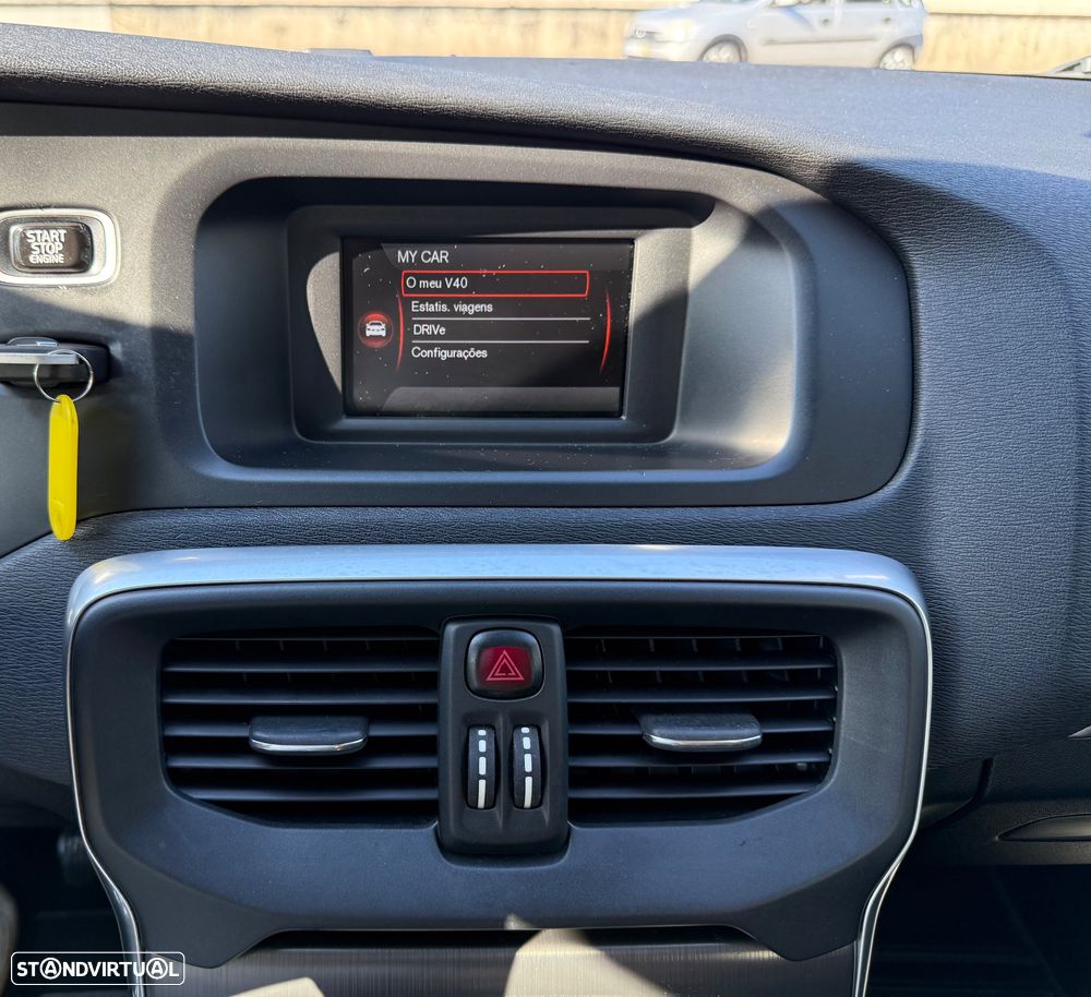 Volvo V40 1.6 D2 Eco Momentum - 33
