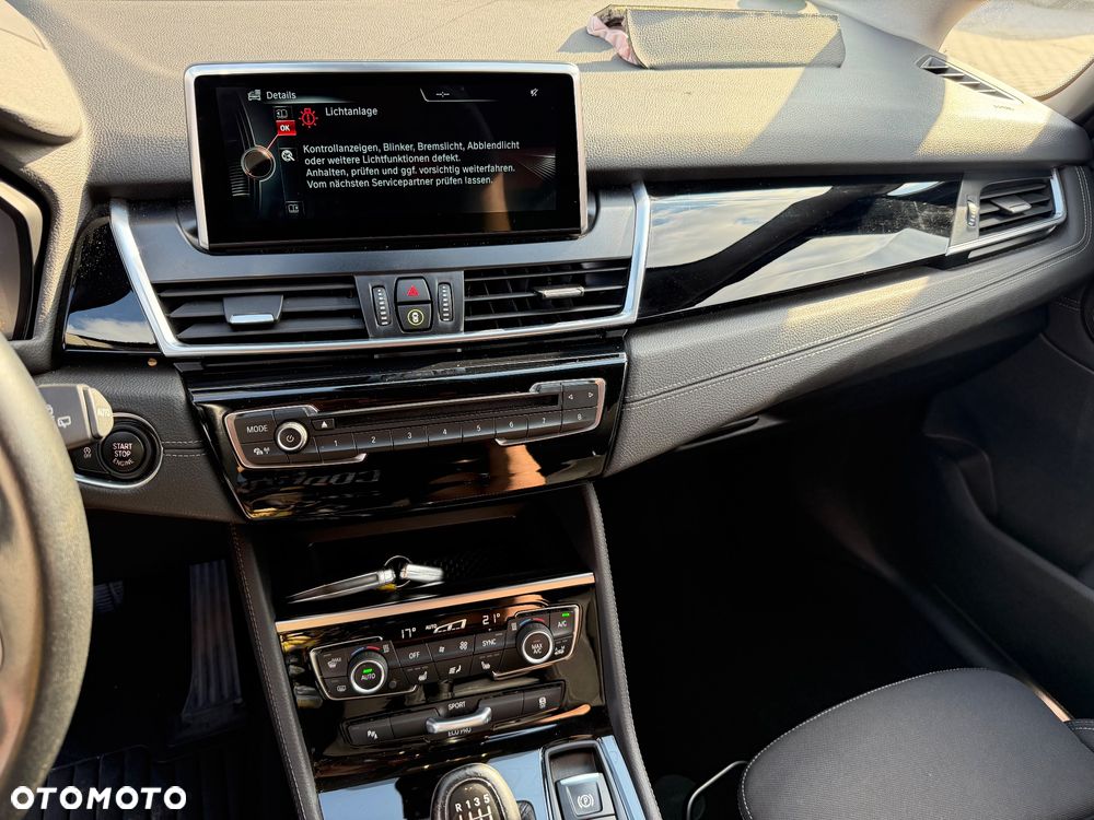 BMW Seria 2 220d Sport Line - 12