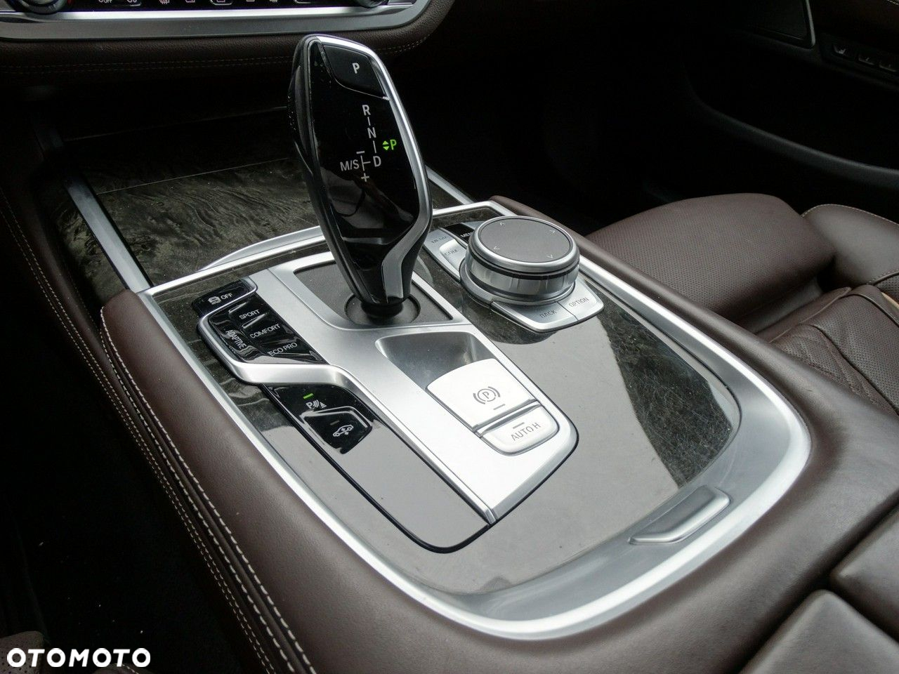 BMW Seria 7 - 31