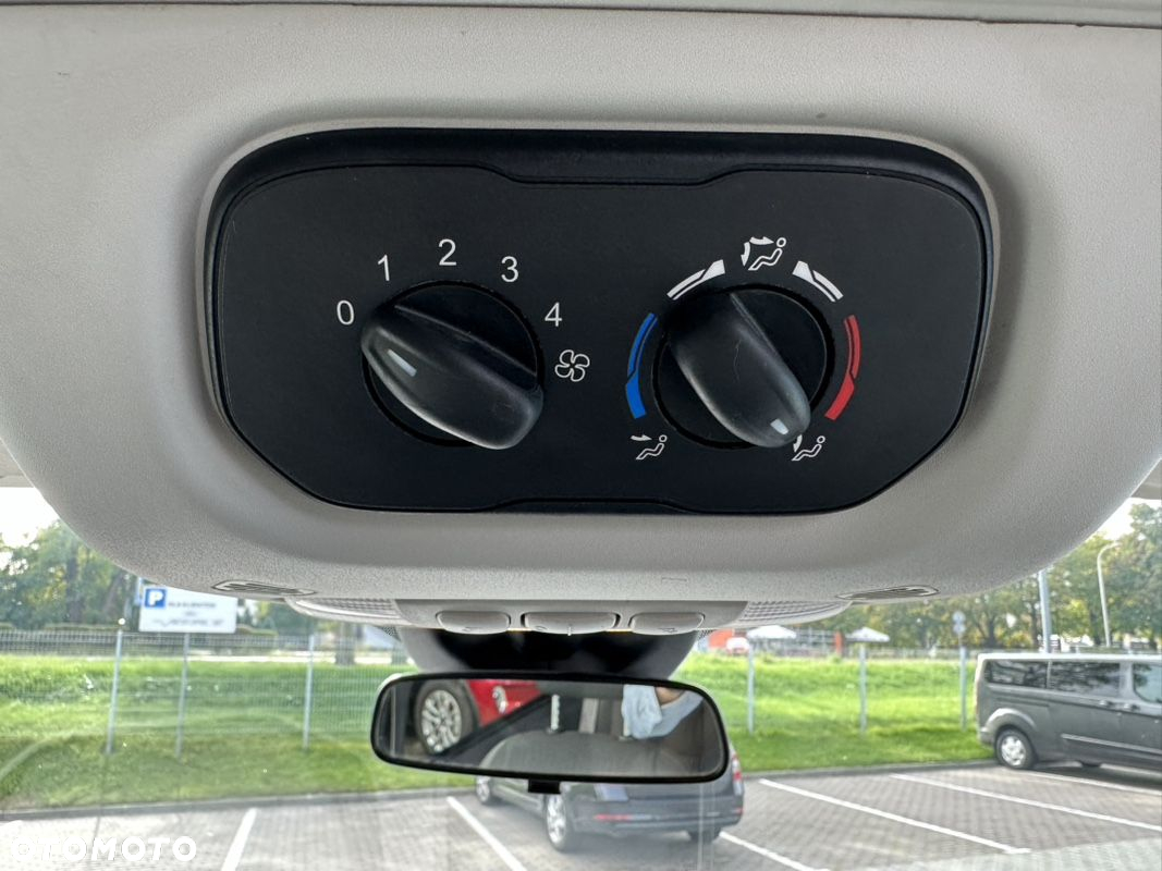 Ford Transit - 12