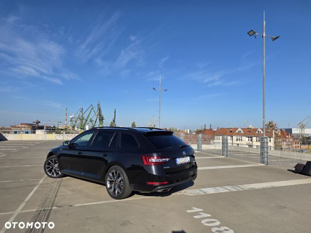 Skoda Superb 2018 photo 2