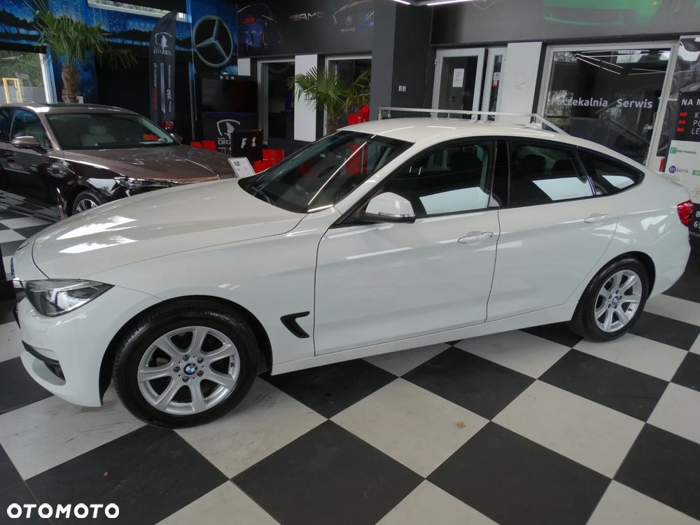 BMW Seria 3 318d Luxury Line - 10