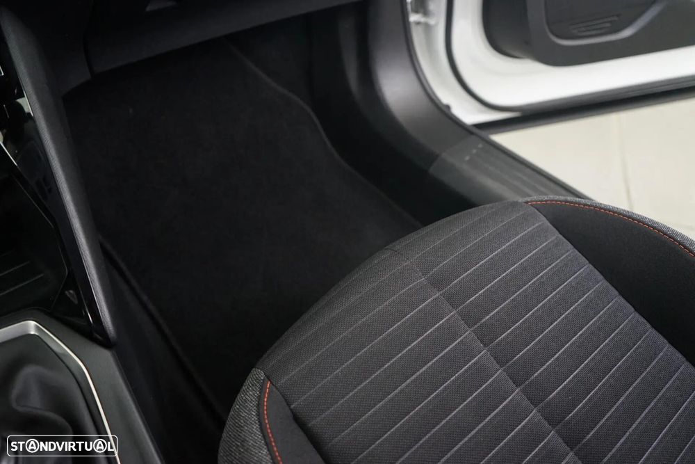 Peugeot 2008 1.2 PureTech Active - 38